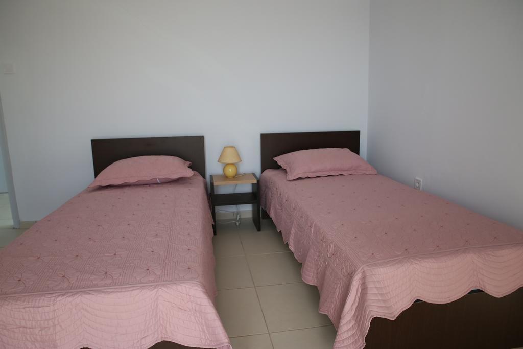 Vari Beach Hotel Екстер'єр фото