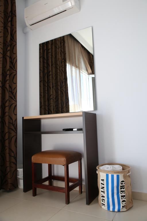 Vari Beach Hotel Екстер'єр фото