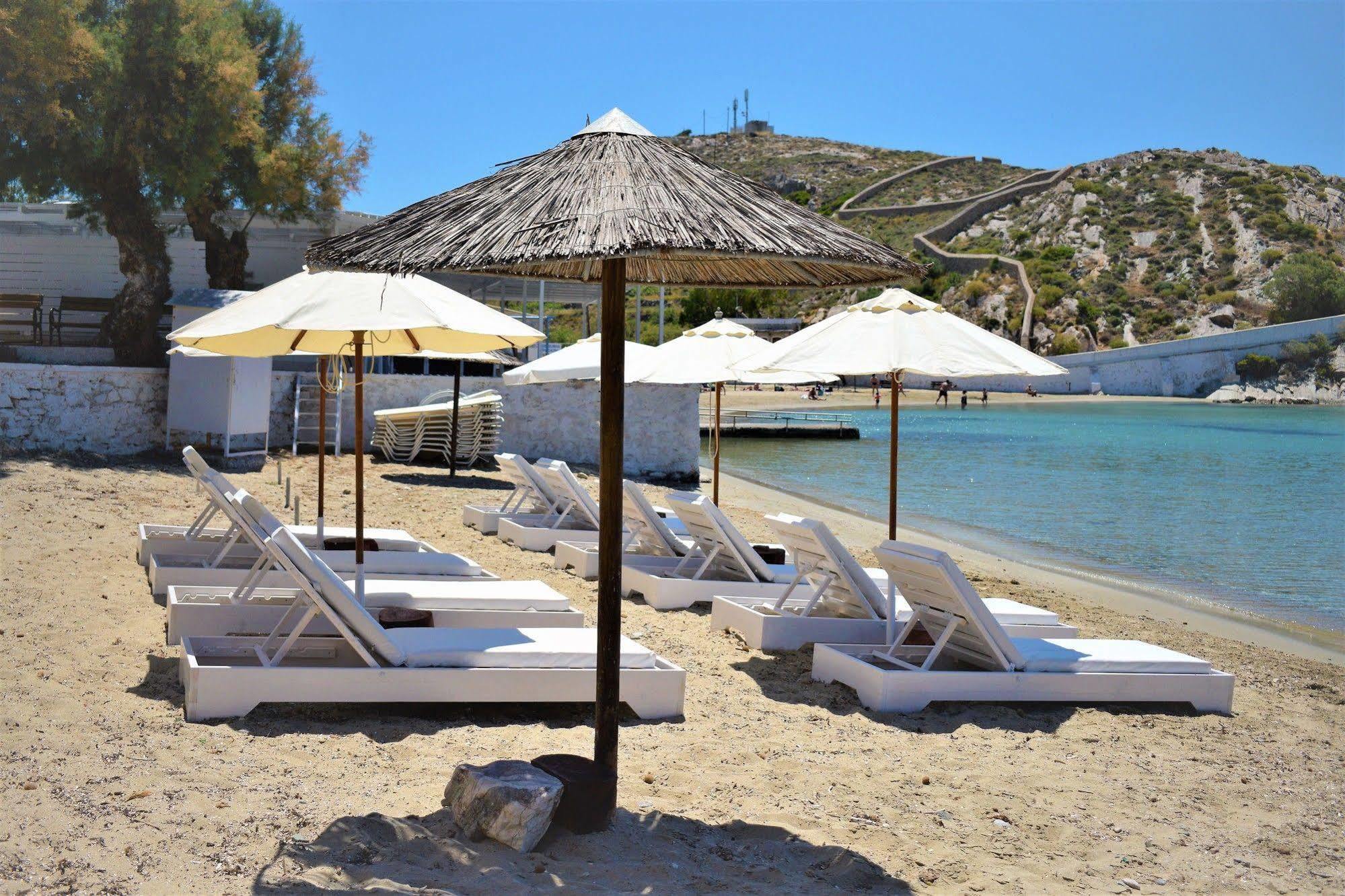 Vari Beach Hotel Екстер'єр фото